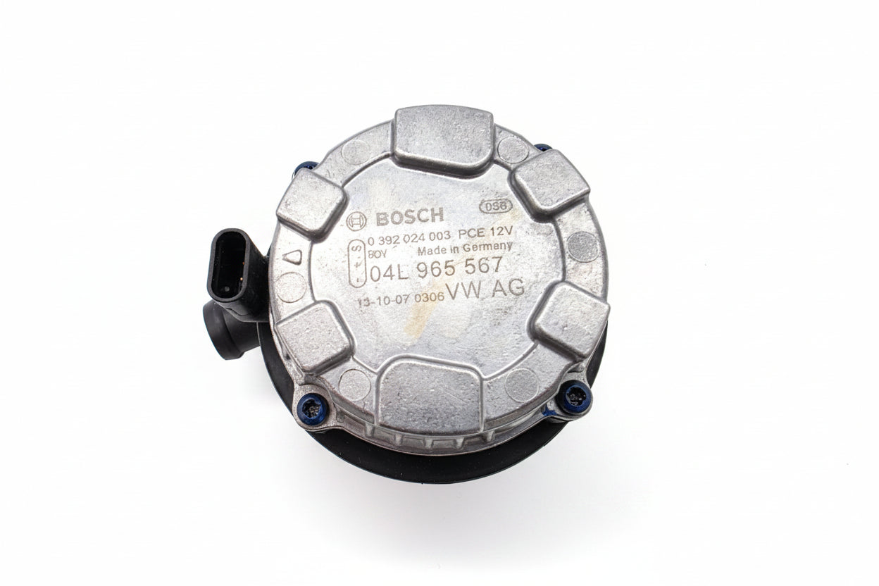 Hulpwaterpomp met stekker 04L965567 - OEM VAG