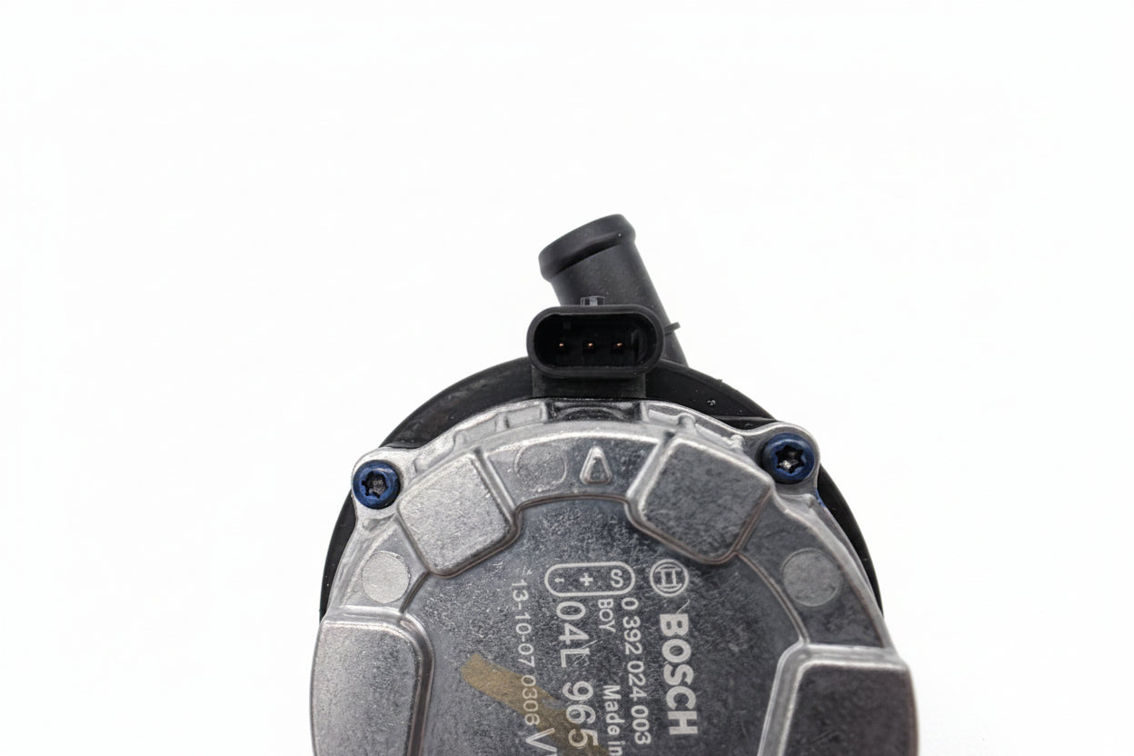 Hulpwaterpomp met stekker 04L965567 - OEM VAG